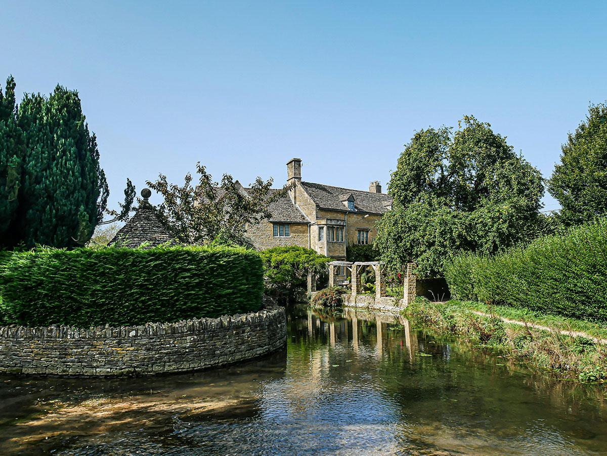 An image of a moat.